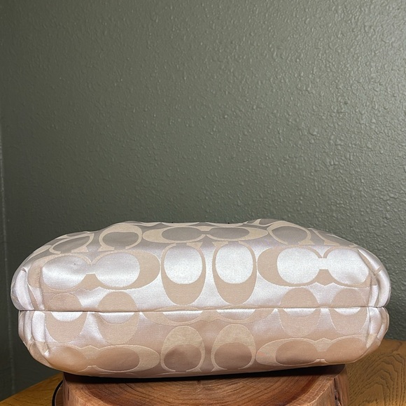 COACH DAISY POPPY X-LARGE SIGNATURE TOTE - Picture 5 of 15